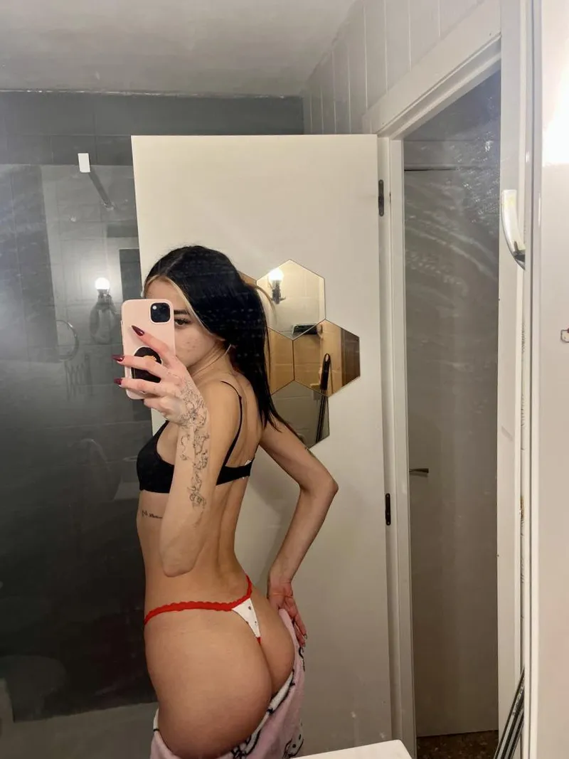Thumbnail Gonewild18: Revel in the Hotness of 18yo Naughtysophiaz