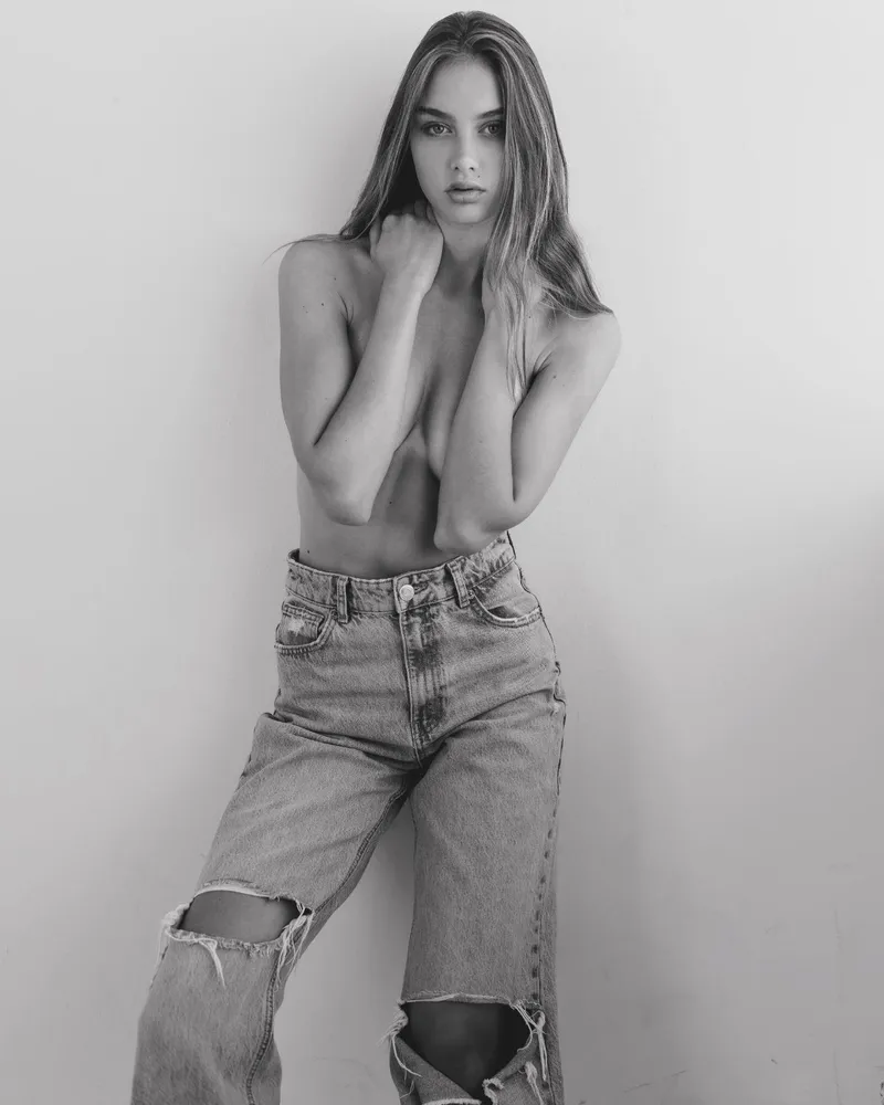Thumbnail Discover NSFW Fashion Secrets: Paula Minetti