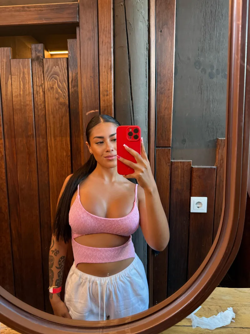 Thumbnail Gym-bound with My Long Ponytail: Ticklish_and_Pickle Shares