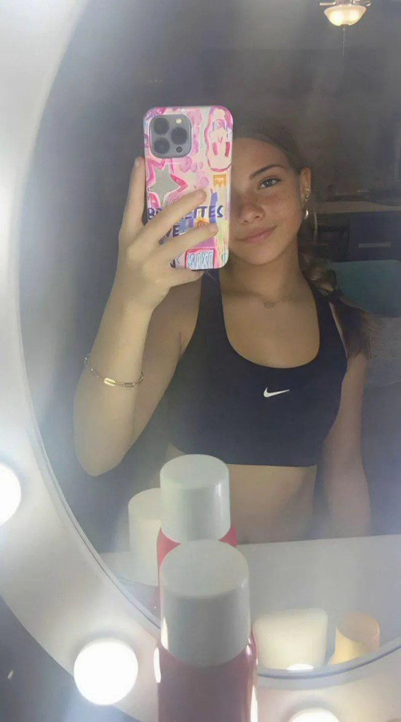 Thumbnail New Croptop Delight: TaffyBloom69's Fashion Update