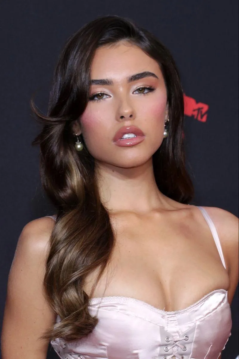 Thumbnail Madison Beer: Behind the Scenes Revealed by Aggravating-Win-562