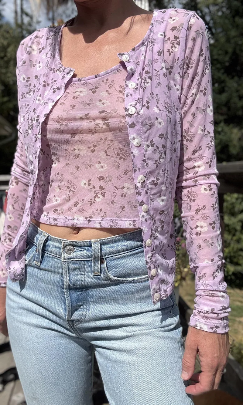 Thumbnail ExoticArches' Teasing Top: A Braless Journey Begins