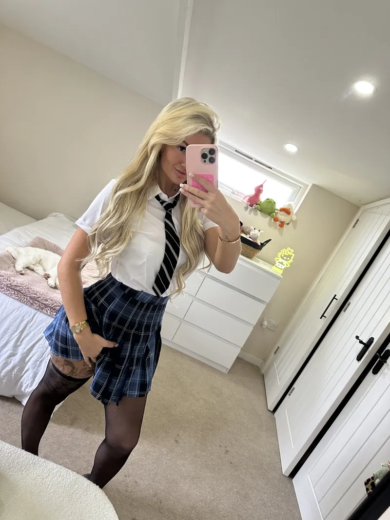 Thumbnail Forbidden Desires: WanderBytee's 18-Year-Old Inquiry | AmateurBrits