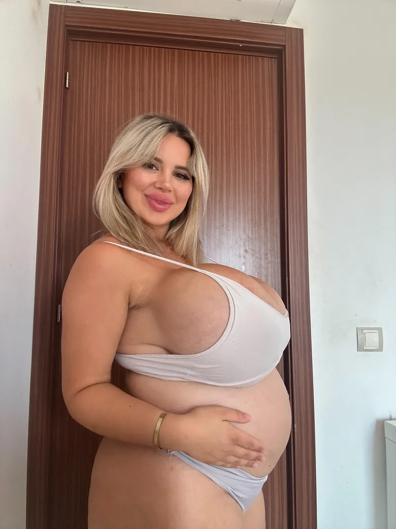 Thumbnail Embracing Motherhood: Jessy_Bunny's Bold Revelation