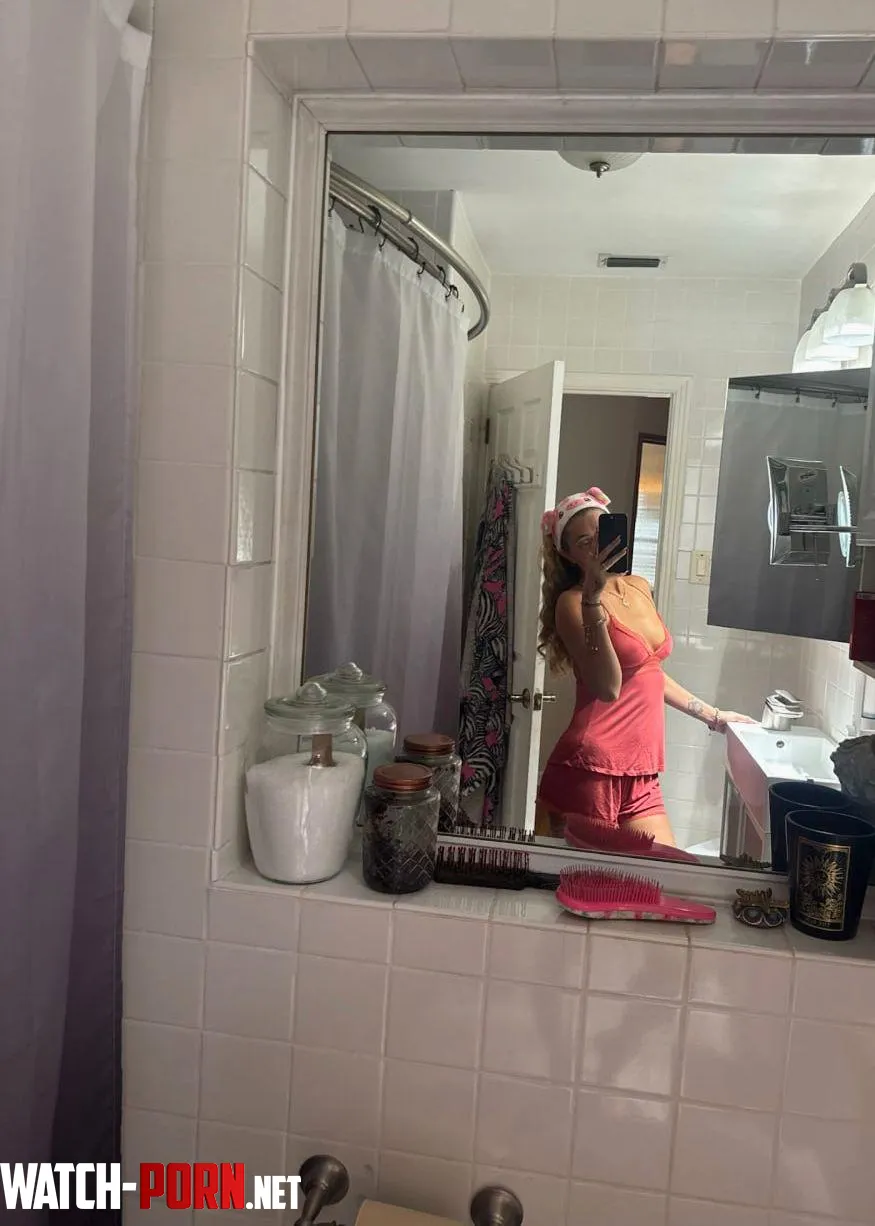 Easy access 25(f) hotwife by danrodrigue13