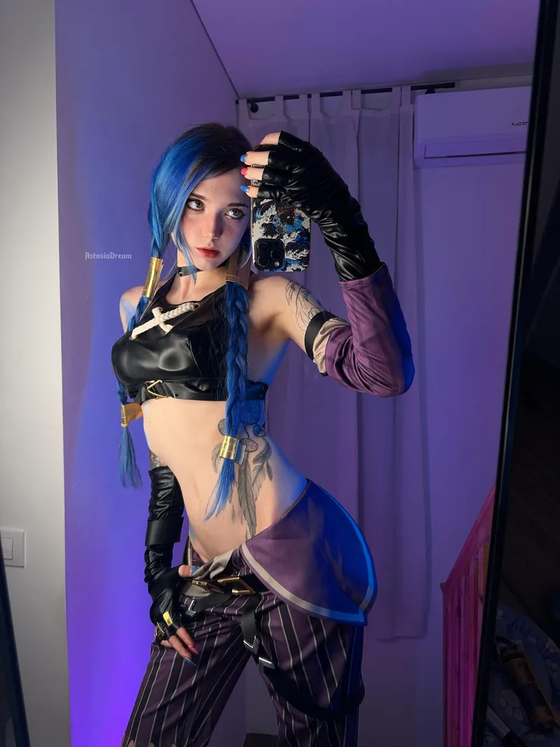 Thumbnail Jinx Selfie Excitement by AstasiaDream in NSFWCostumes