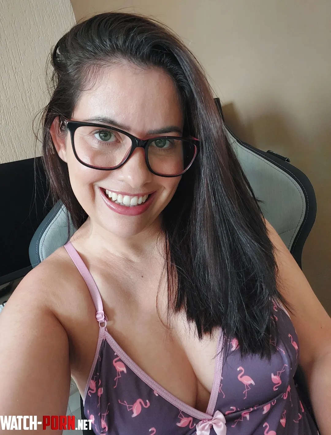 A maiden with glasses ;) by Isiscristine