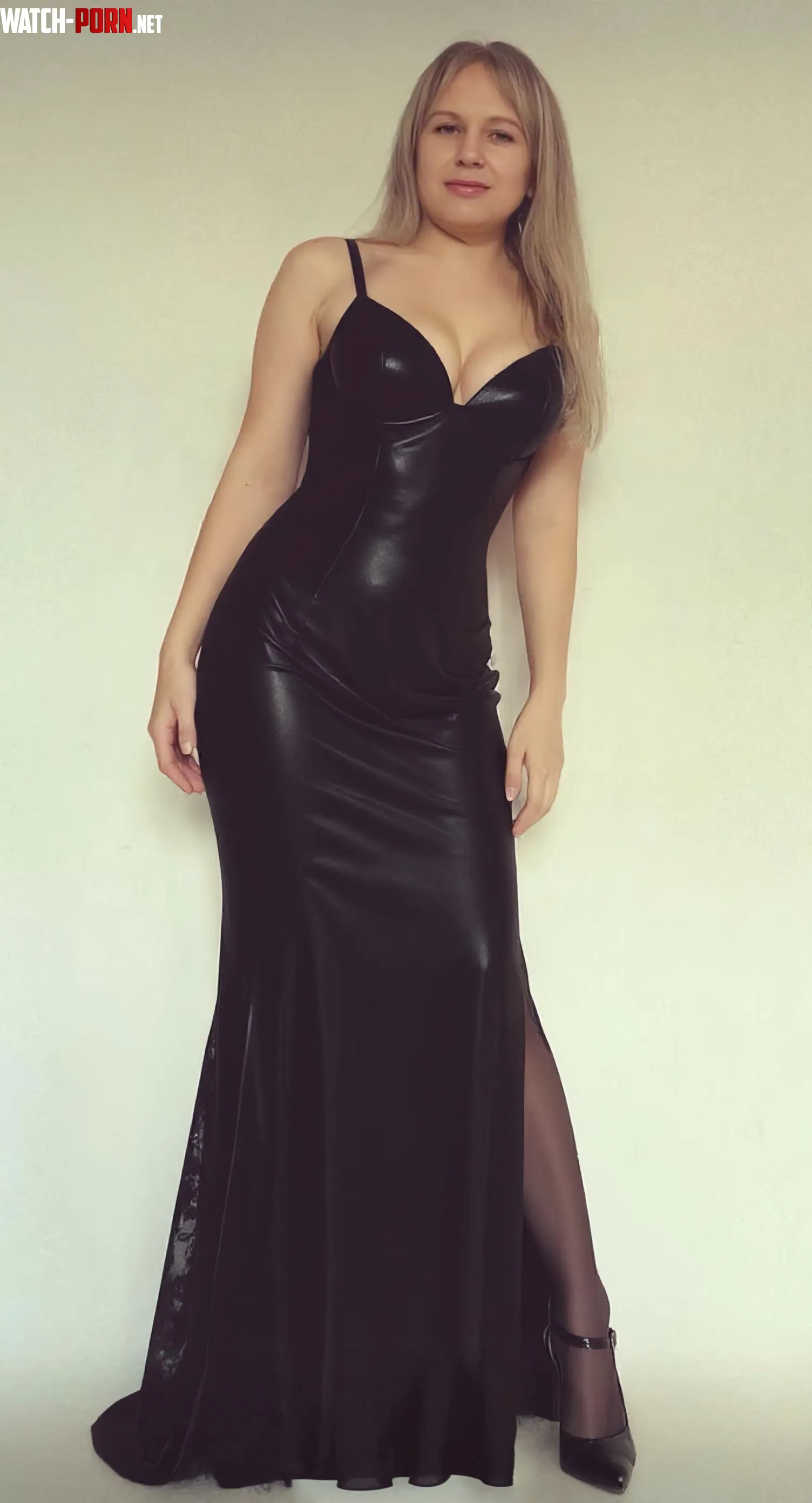 I like black tight dresses an lot by Catrin_flower