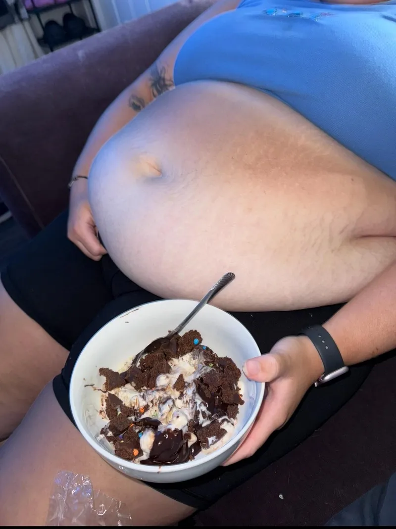 Thumbnail Satisfy Your Sweet Tooth: A Dessert Lover's Delight | daddys_muffin01