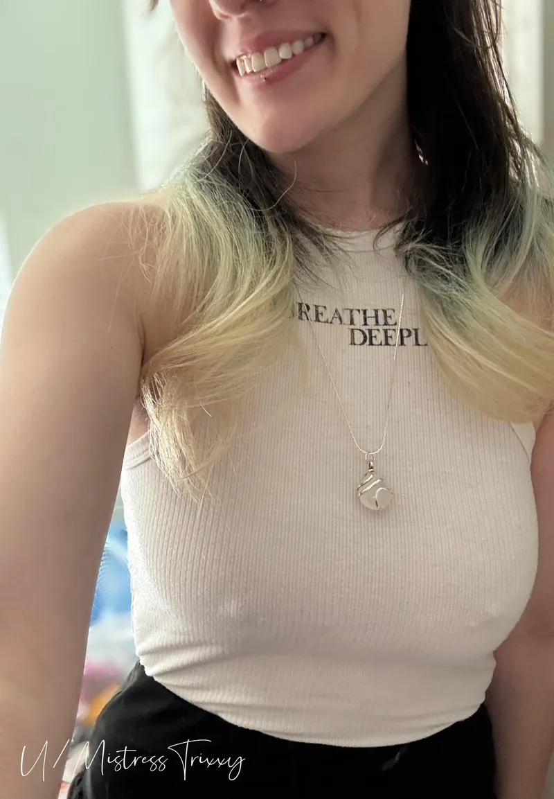 Thumbnail MistressTrixxy Confidently Declares: Not Changing for Lunch - Embracing Bralessness