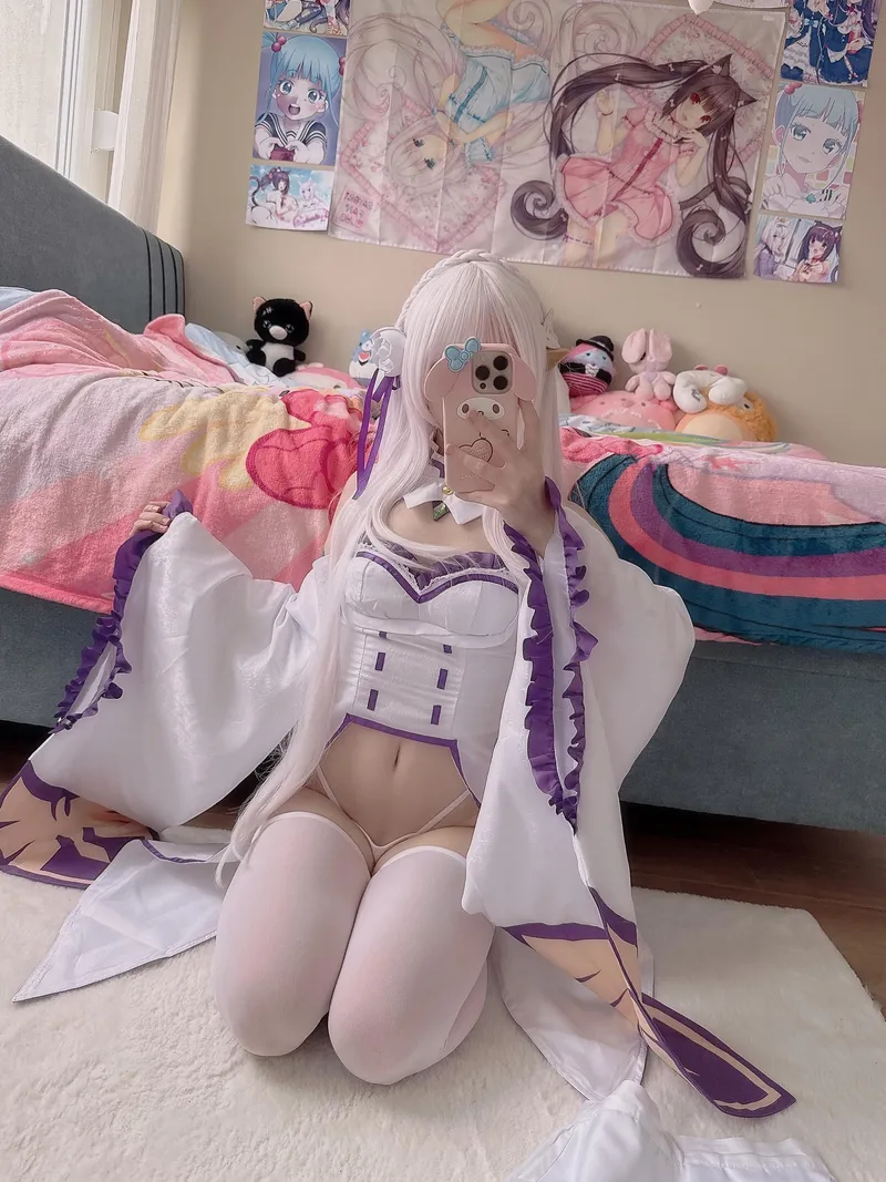 Thumbnail Emilia from Re:Zero Appears in Stimulating Rule34 Artistry