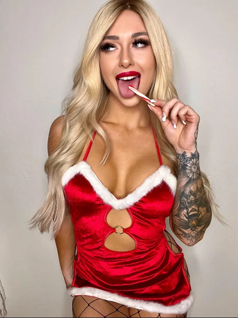 Thumbnail FitnessBarbiee is on the Naughty List: Red Lingerie Edition