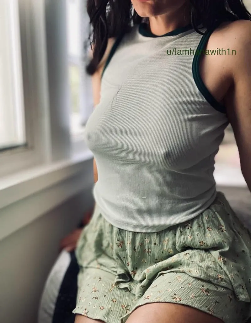 Thumbnail Second Look Worthy: Iamhanawith1n's Braless Dare