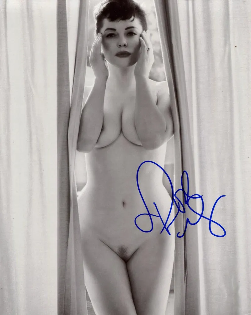 Thumbnail Flaunt Magazine's Nov 2014 Issue featuring Rose McGowan - Autographed!