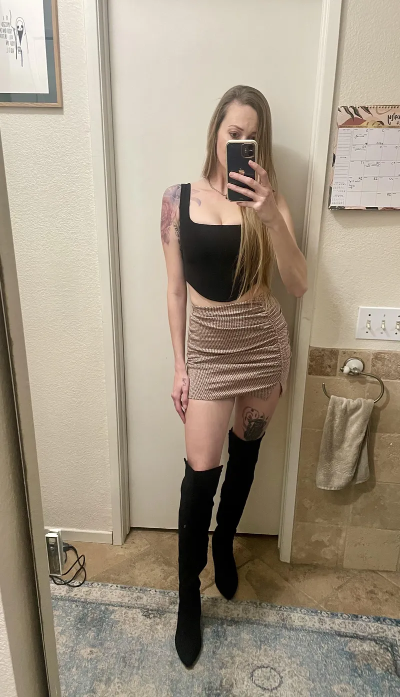 Thumbnail Fun and Flirty: Enjoying Every Moment in a Skirt by Enter_Electra