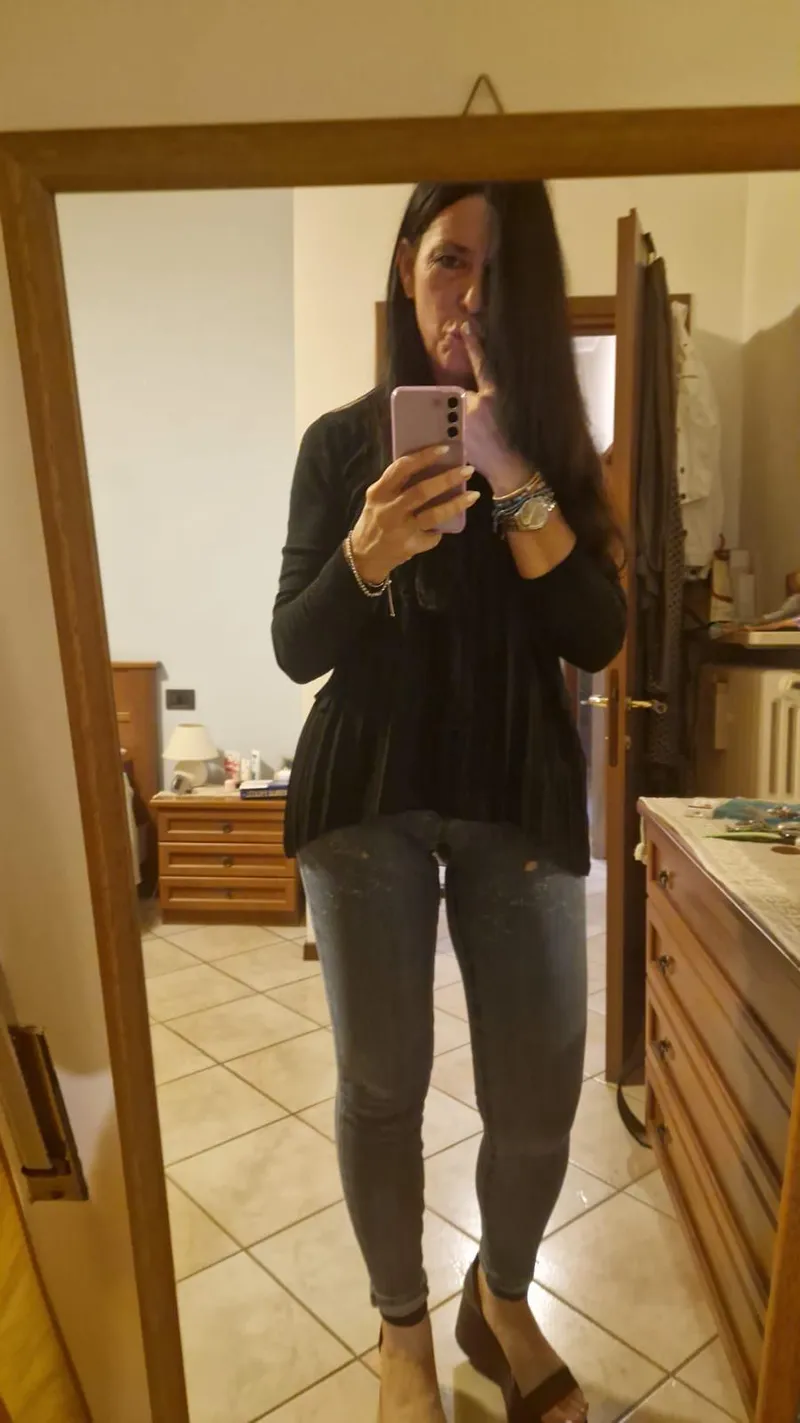 Thumbnail Good Morning GILF: Starting the Day with Waste-Specific-9858