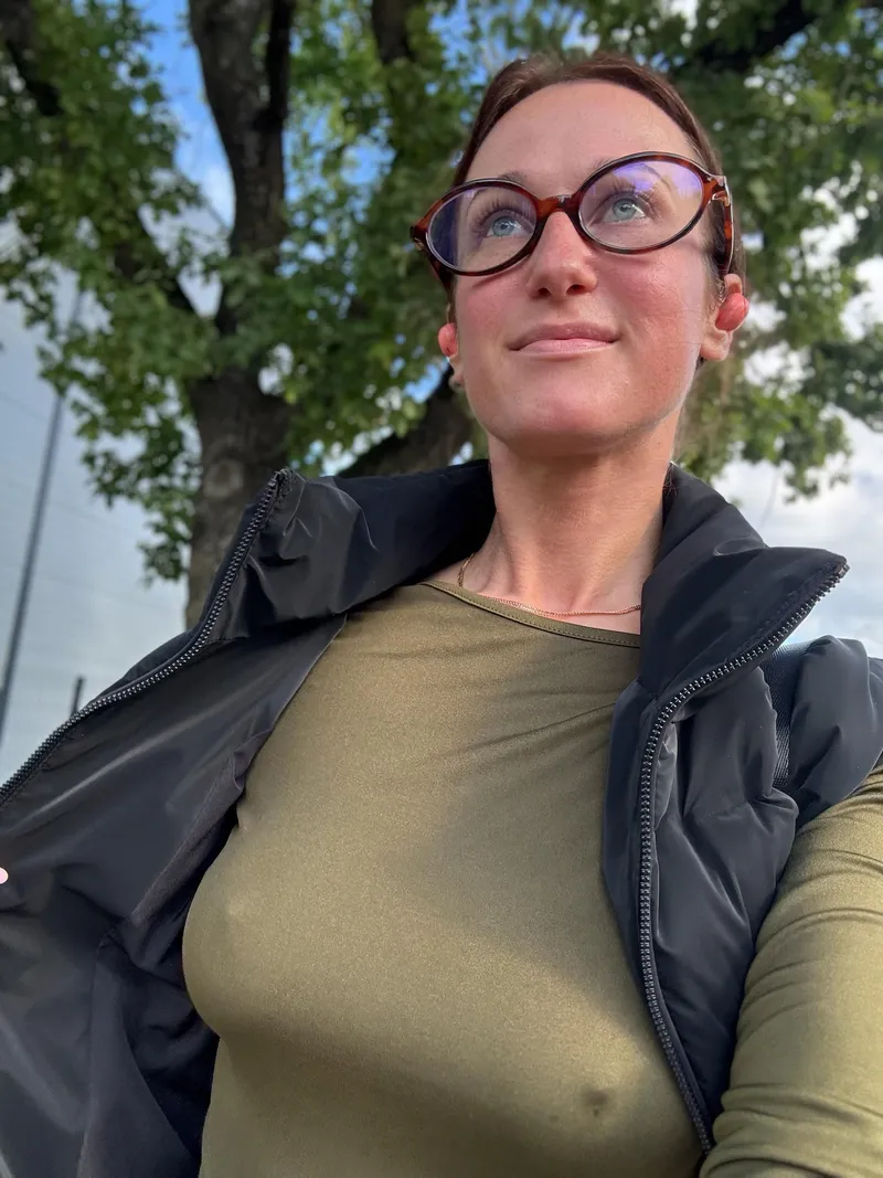 Thumbnail TheEmilyXrose's Braless Stroll Captured