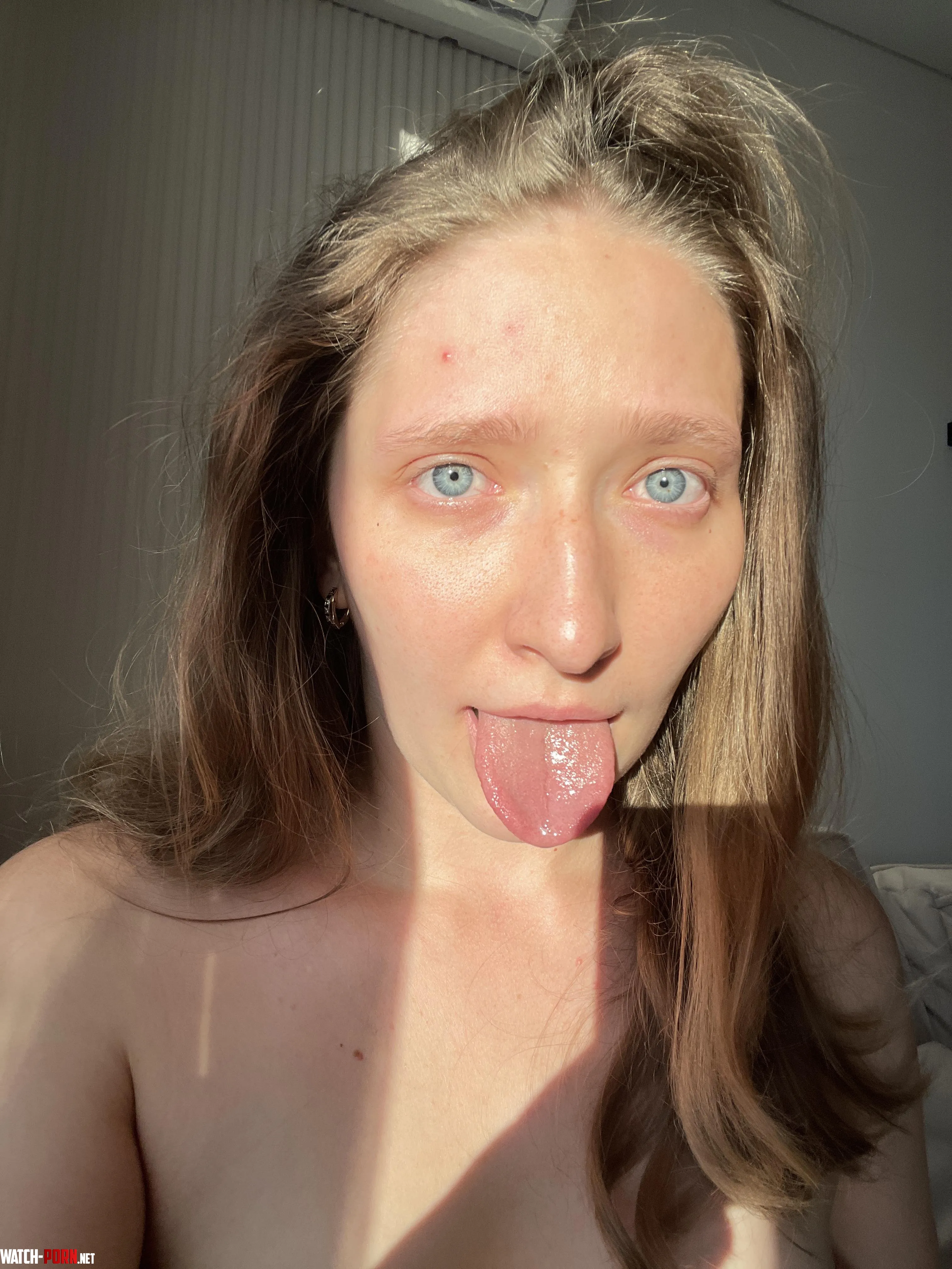 blue-eyed naughty girl with frex by Kkeysi