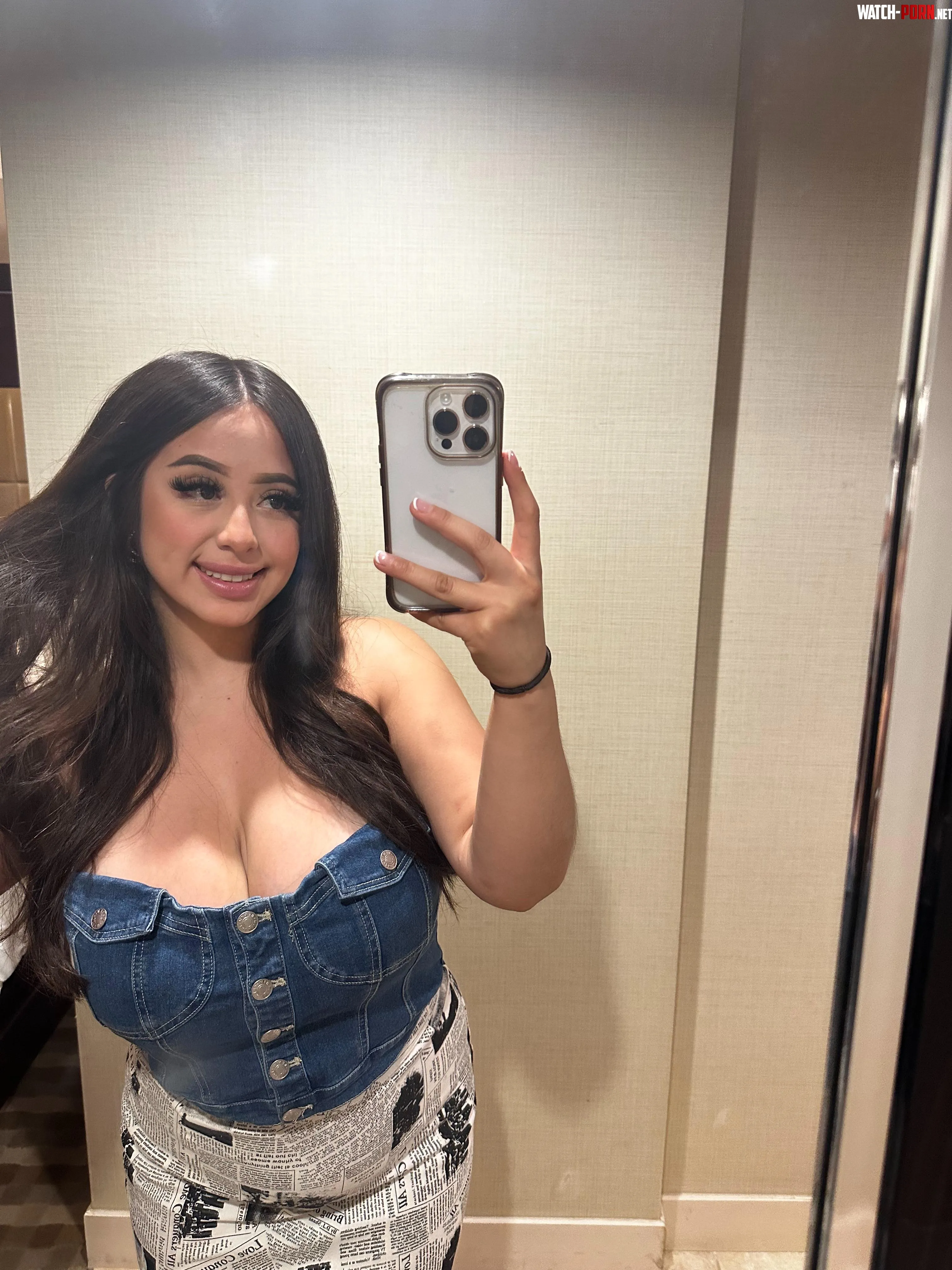 denim crop tops for the win by bustylatina31