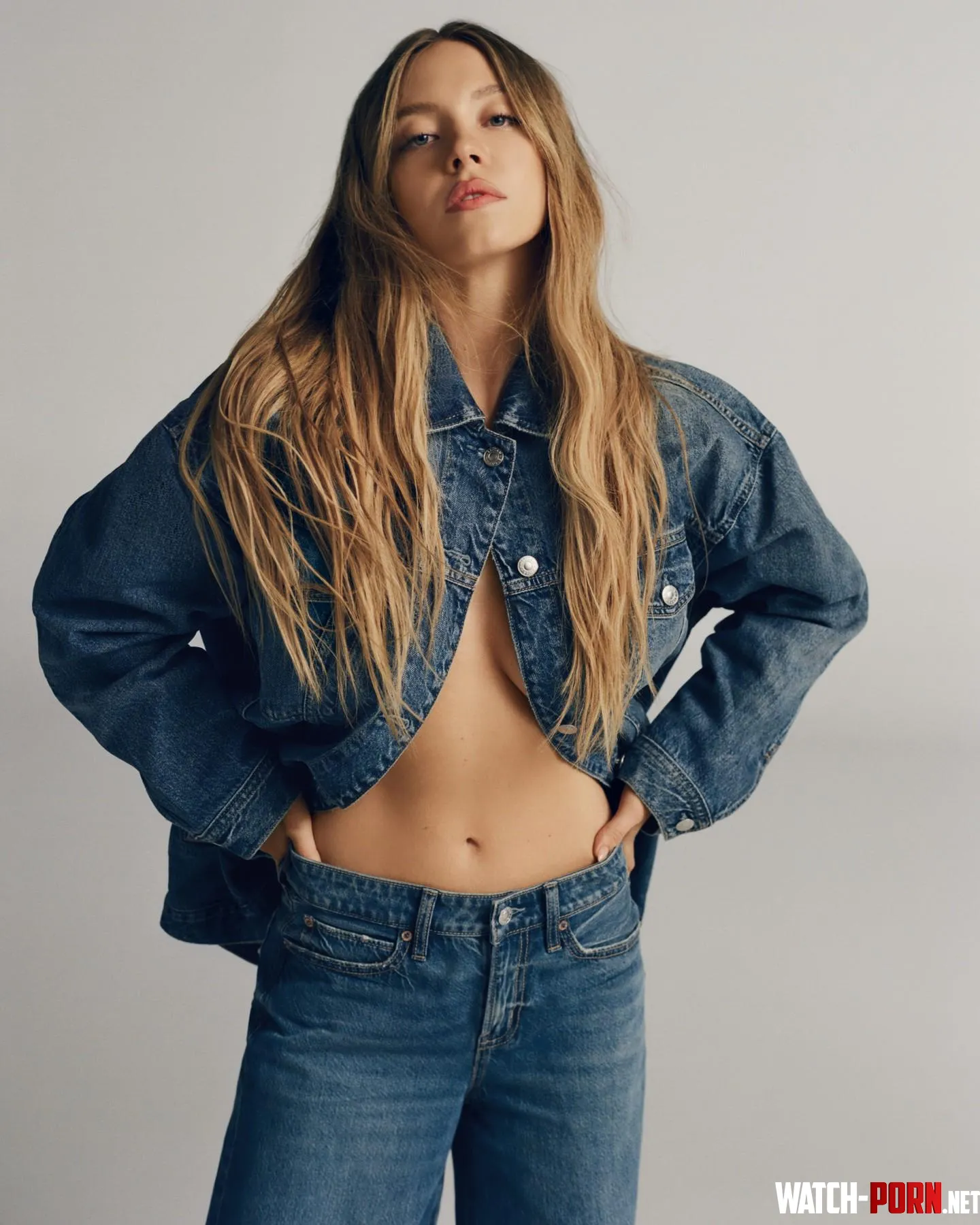 Sydney Sweeney by Fair-Caterpillar-911