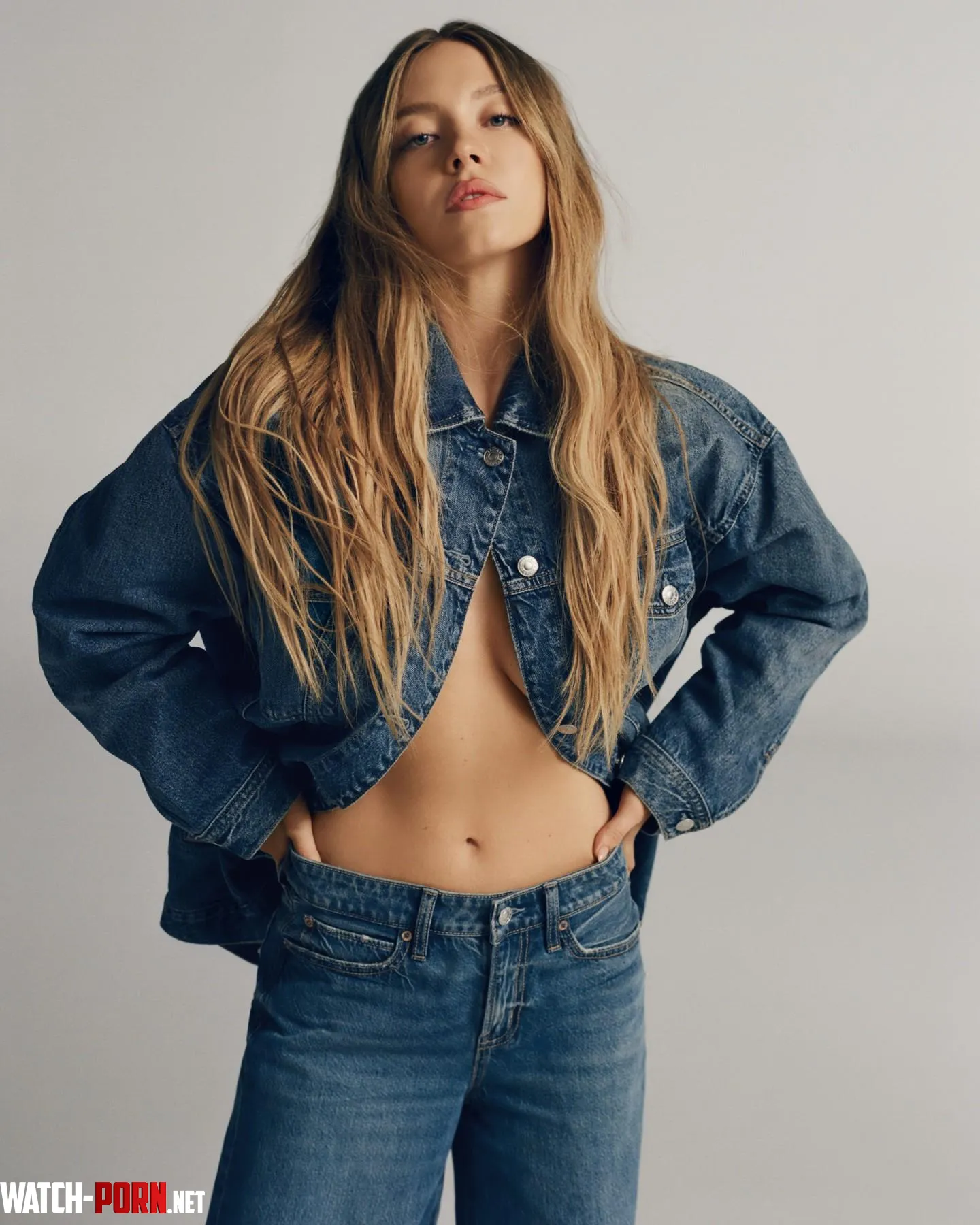 Sydney Sweeney by Fair-Caterpillar-911