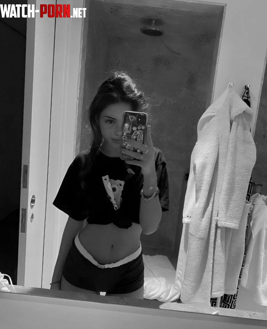 My sexy croptop is on by TaffyBloom69