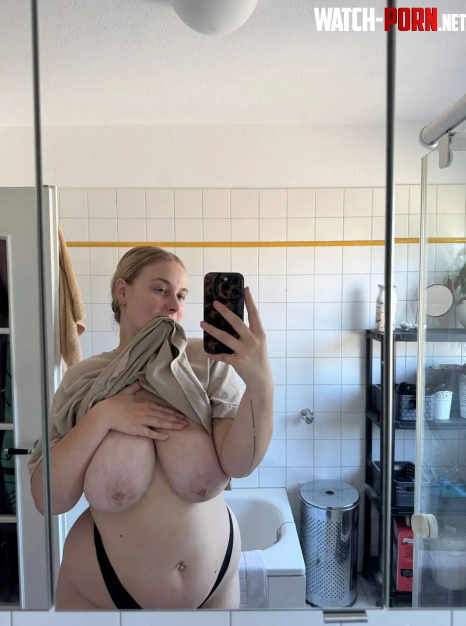 Would you bury your face between thick mom tits like these? by madisonxhobbs