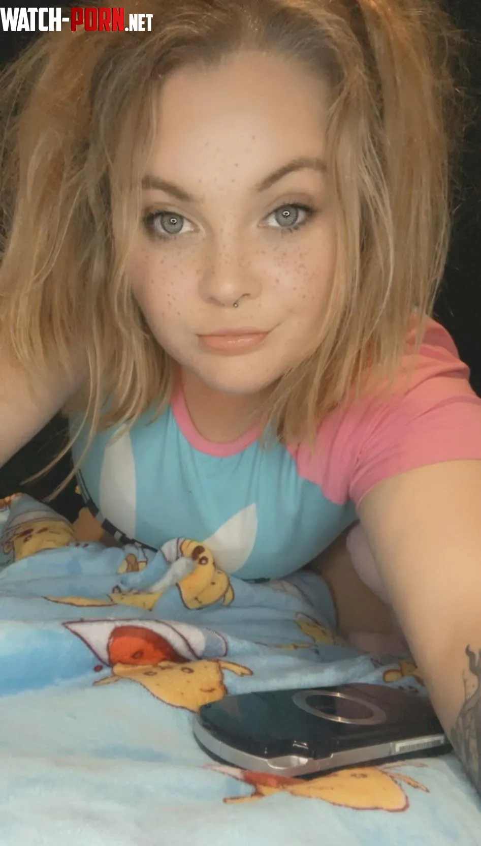 @theeviegrace geeky gamer girl by EeveeGracex