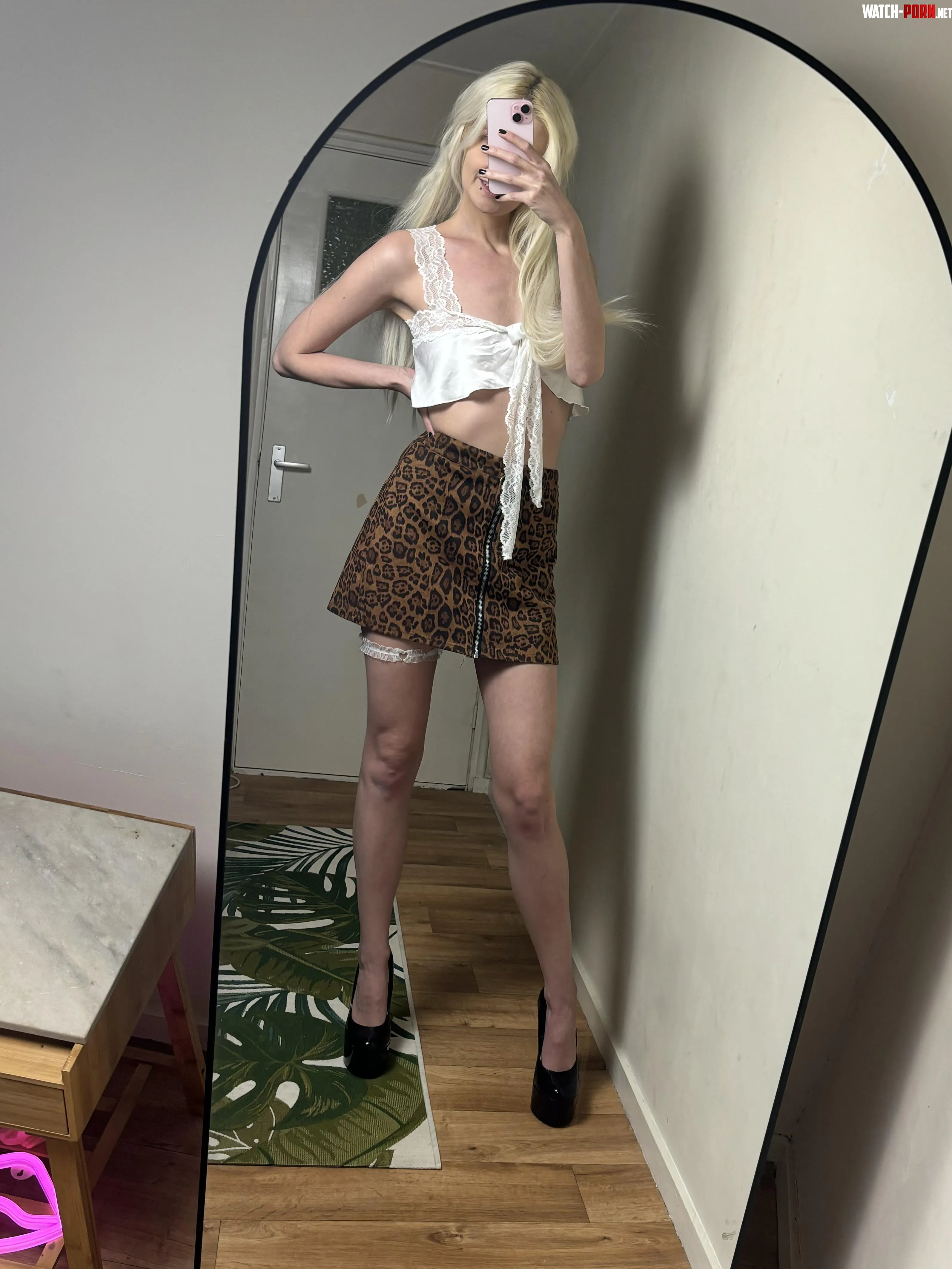 Leggy blonde by LanaPeaches__