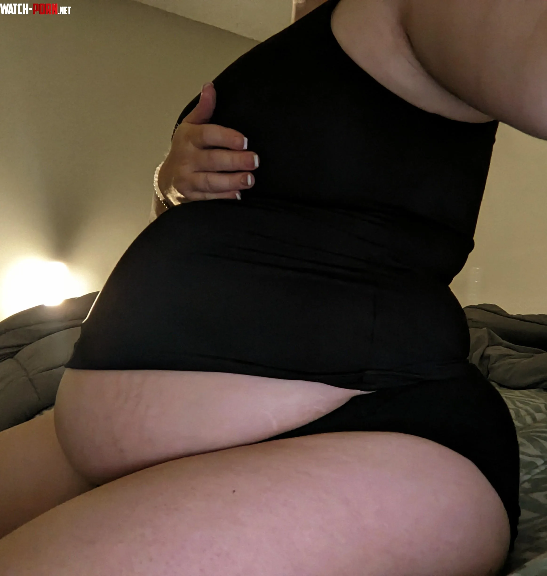 just wanted to give a FAT shoutout to my feeders today! i'm so round and full, it's bliss laying in my bed now 😊 hopefully this doesn't show on the scale tomorrow.. by bit-chh