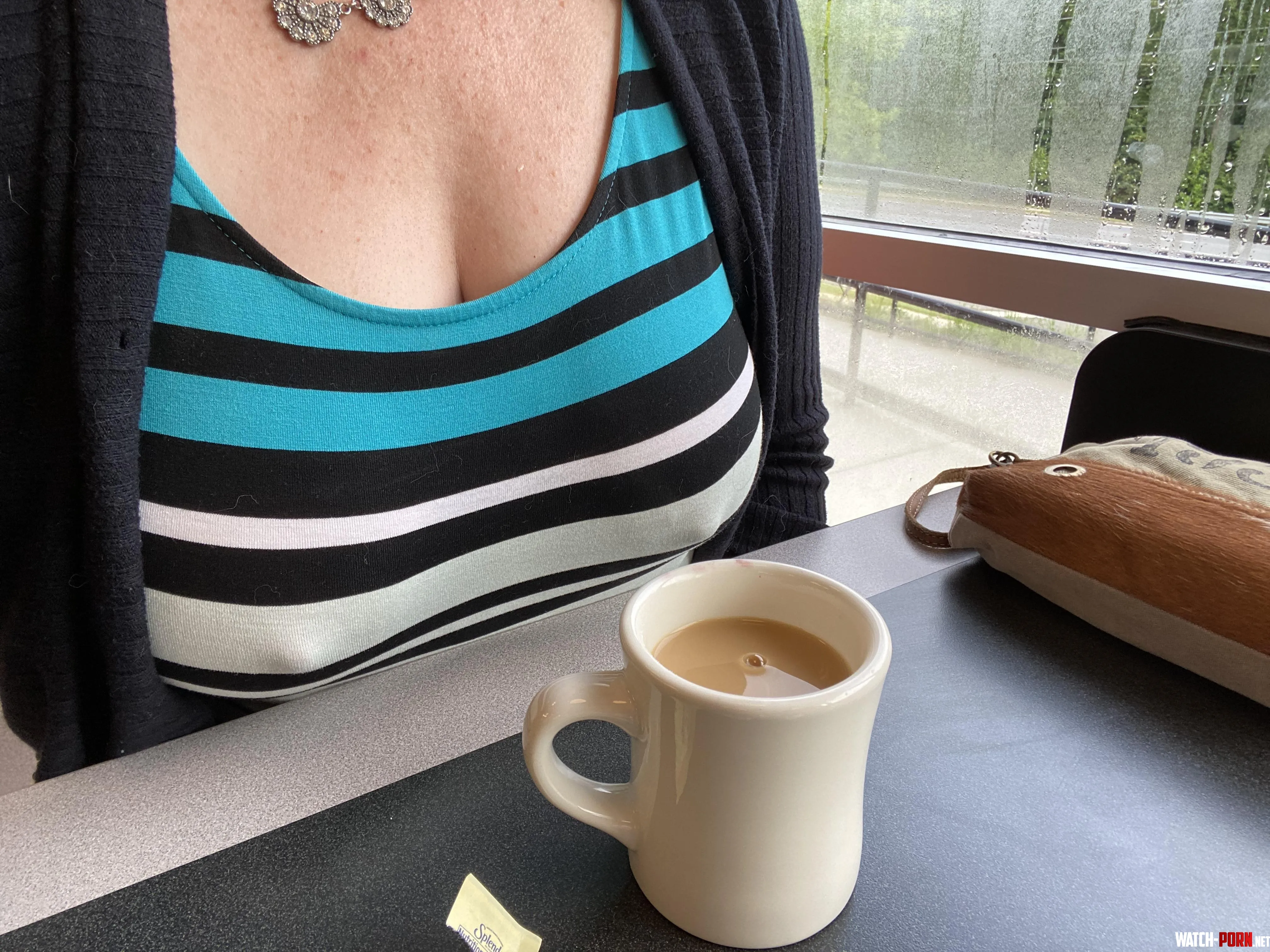 Distracting coffee date! by Frisky_Vanilla