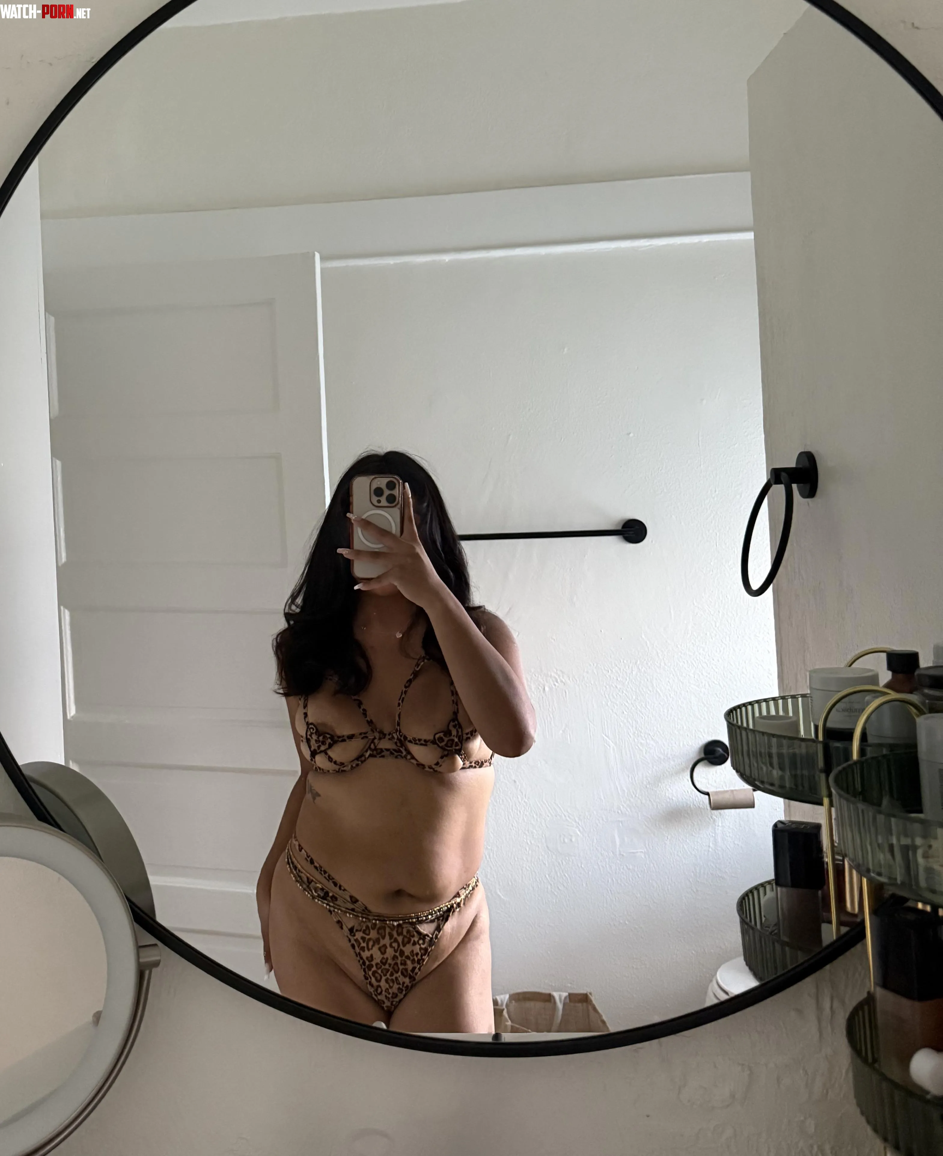 5ft Latina >>> by mincedheart