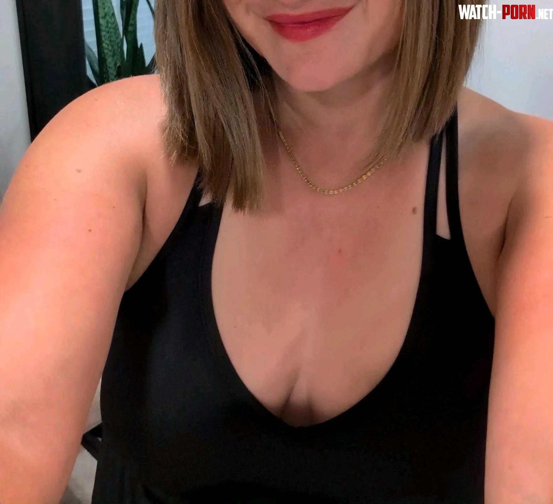 Is it the cleavage that catches your eye..... Or the smile? by spicysunflower88