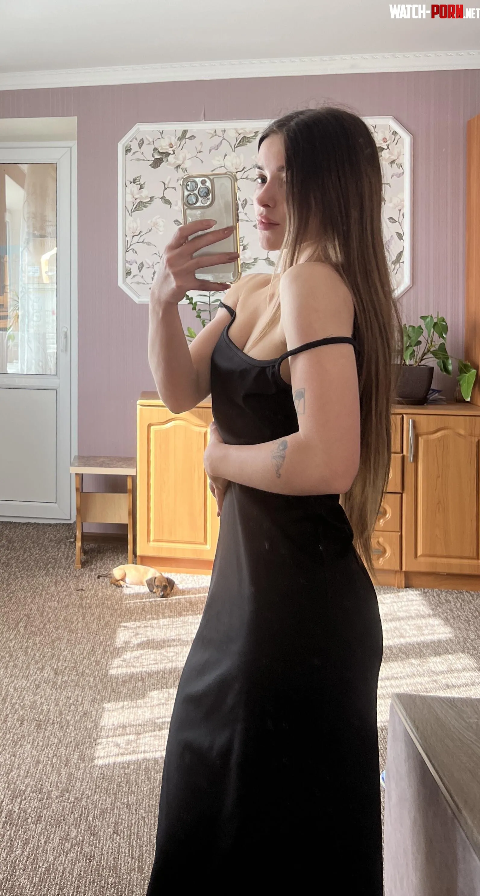 In this tight black, my body is begging you to come closer by Rellannaellumi