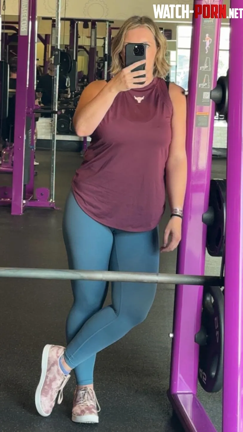 Leg day selfie by pinkyphd97