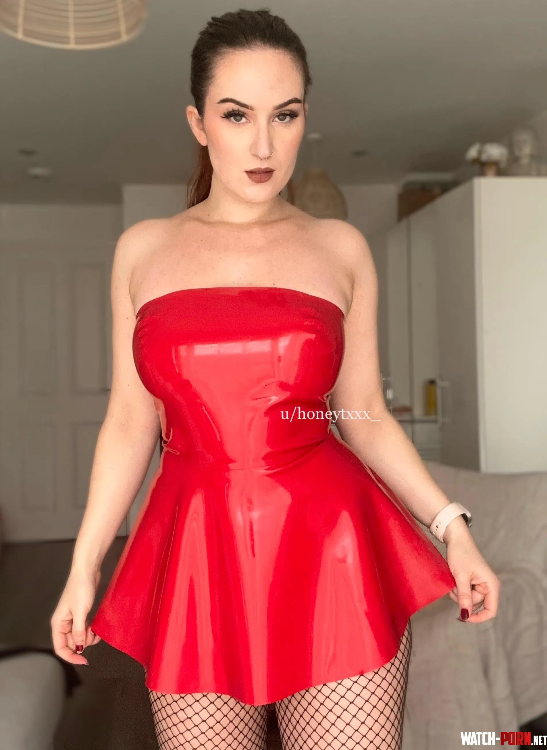 This latex dress looks so good on my curves by honeytxxx_