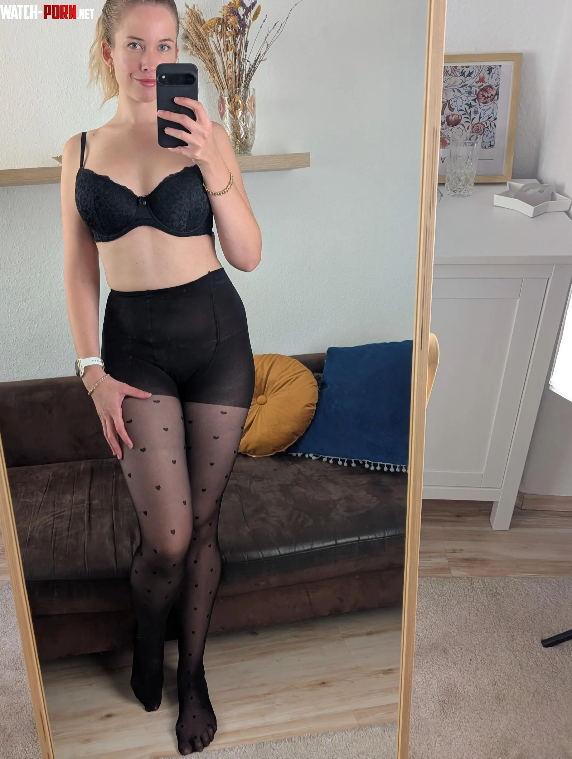 Legs in nylon by naturalgirl_mel