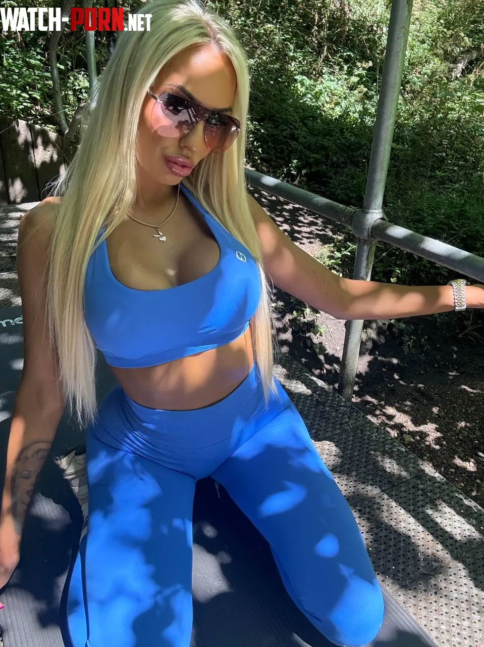 Feel sexy in my gym outfit by CakeSupp