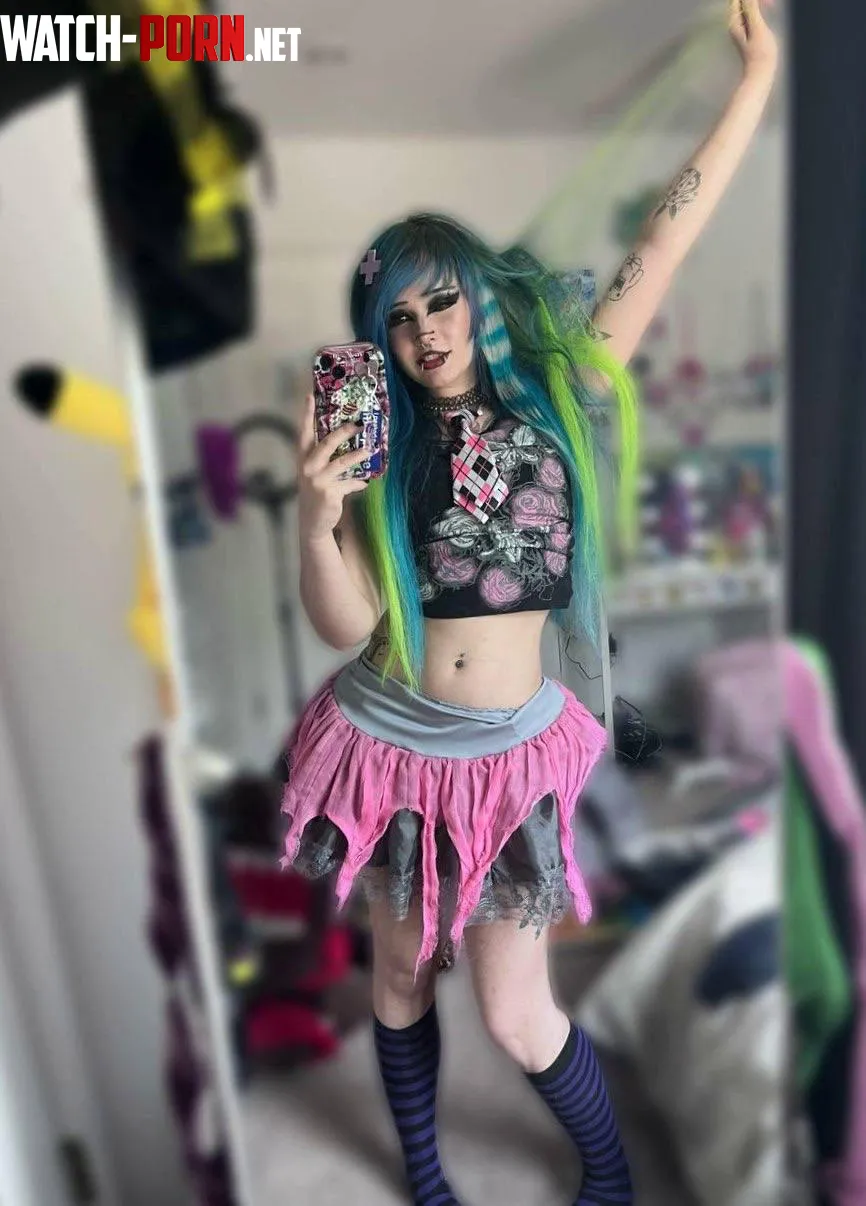 Alright, hands where I can see them by _ScarletTwinkle