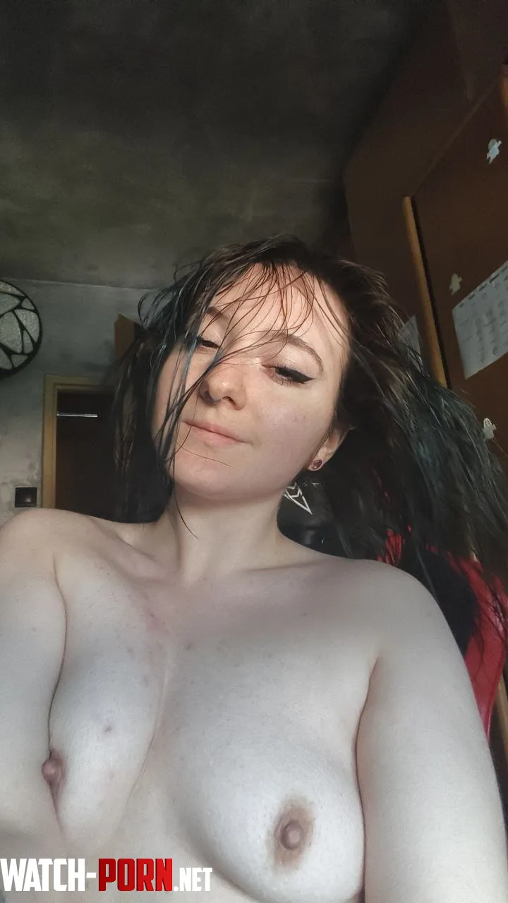 Do u think my natural tits look beautiful?ㅤㅤㅤㅤ by elmdreamer