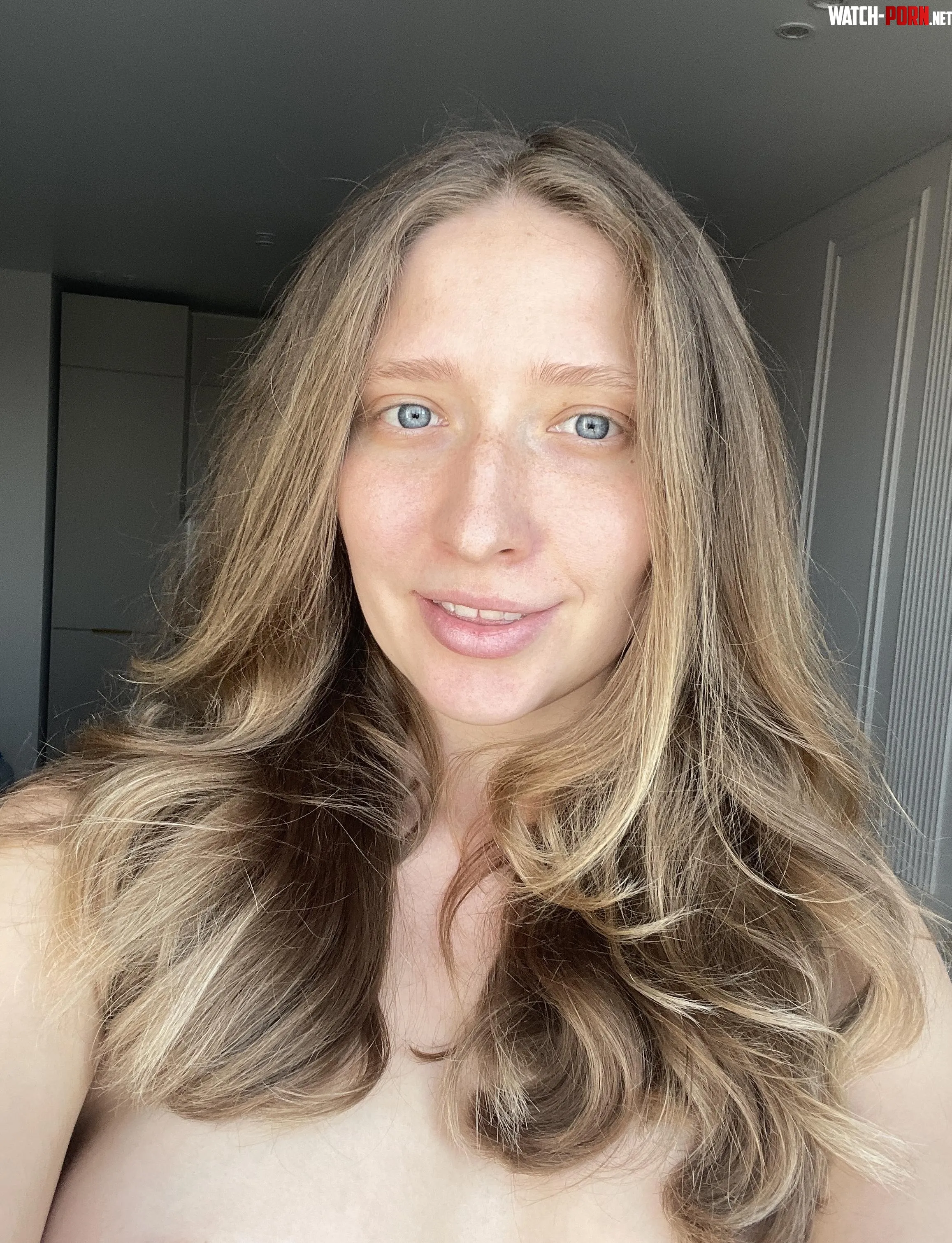 I'm not wearing makeup outdoor, I love natural faces by Kkeysi