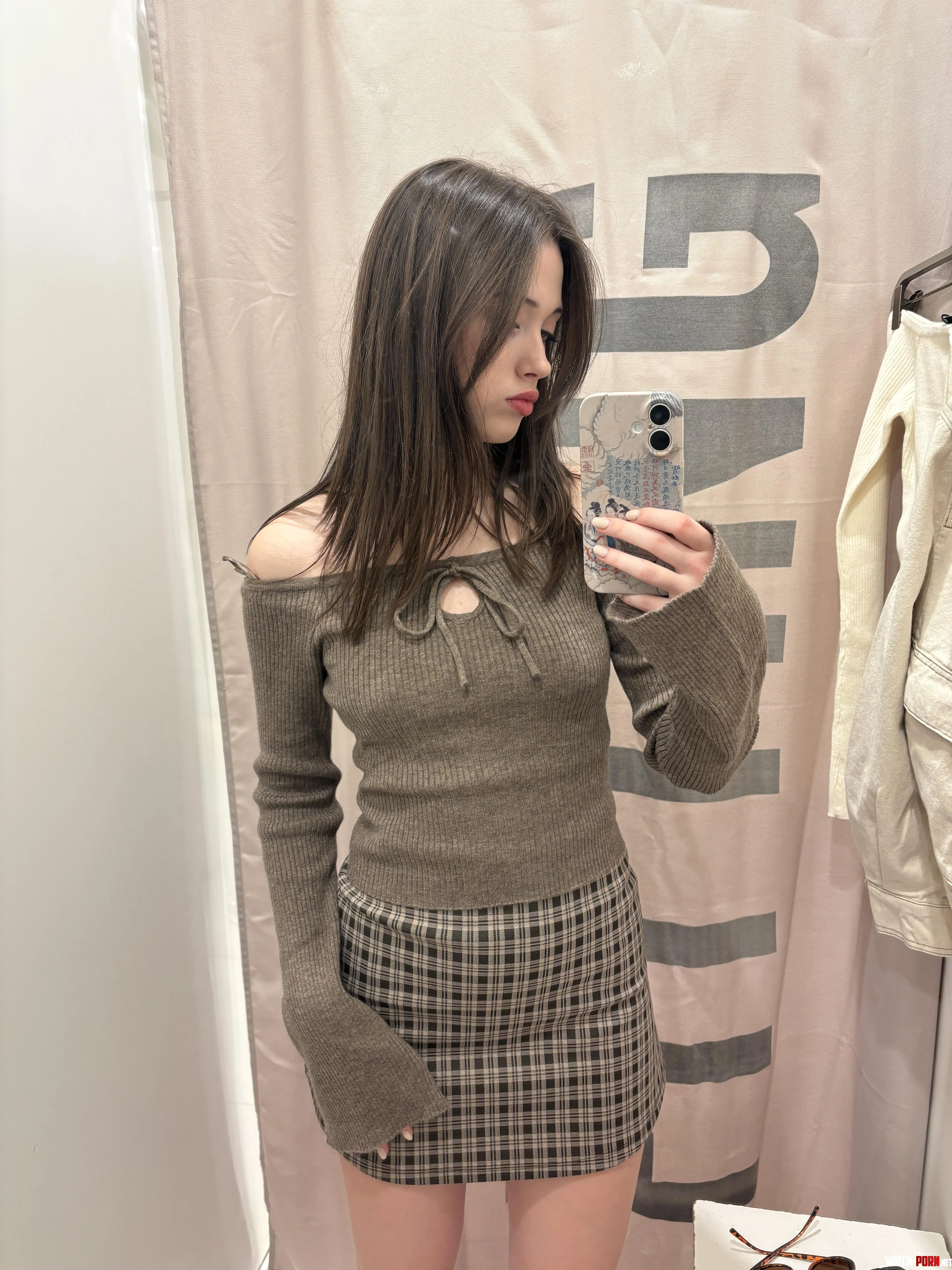 Just a cute girl feeling herself today by Hefty_Cabinet5002