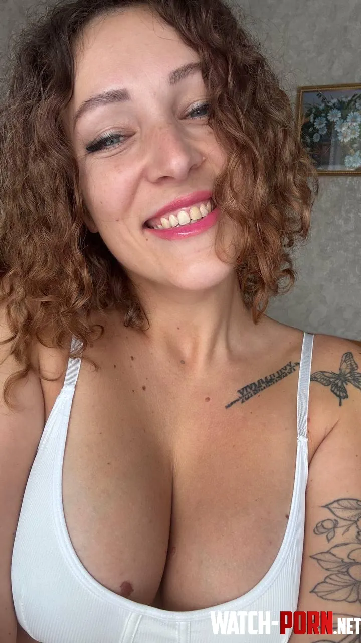 Smiling cleavage by sweet_berry_fit