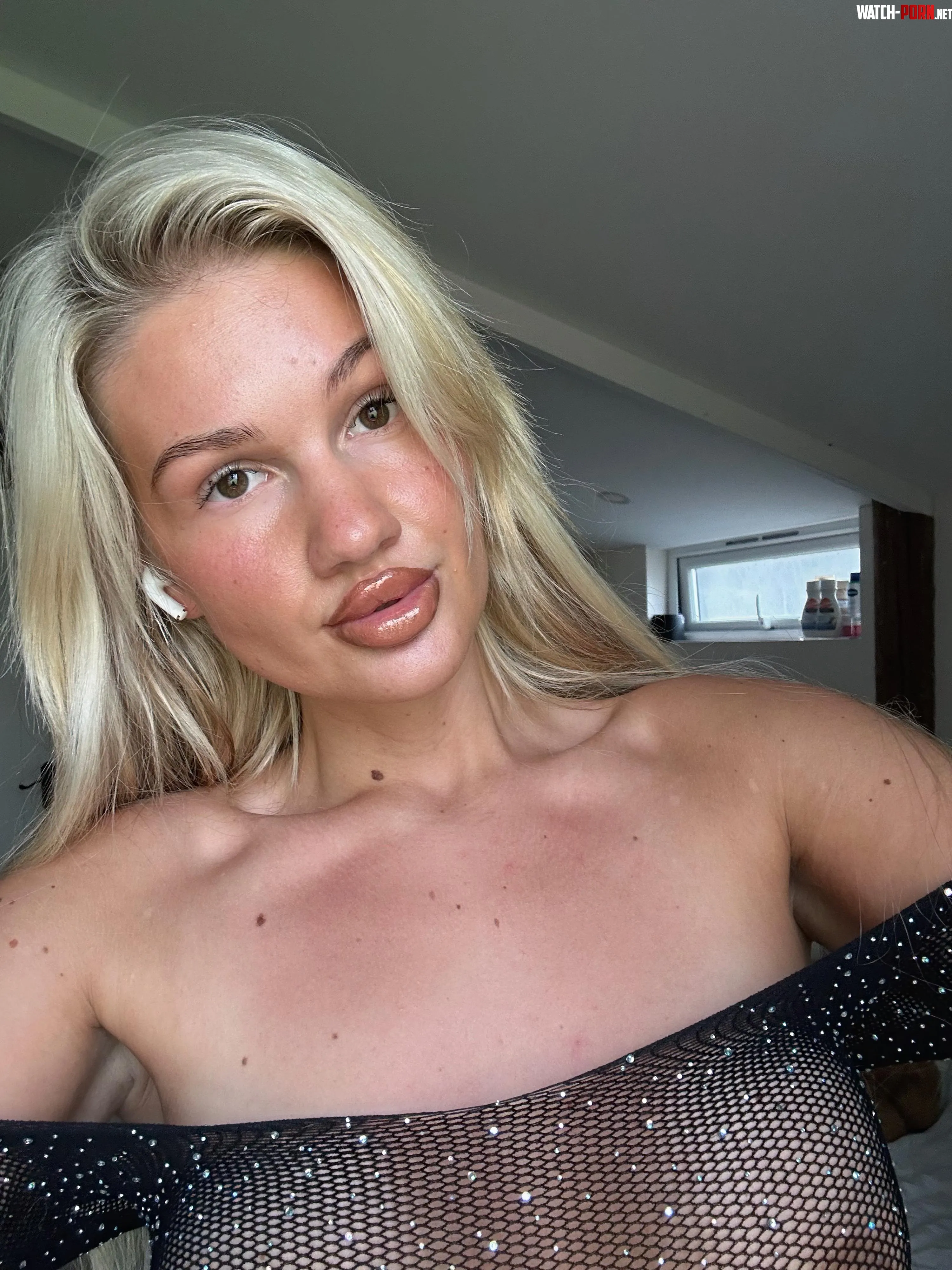 I need a daddy to spoil me by WanderBytee