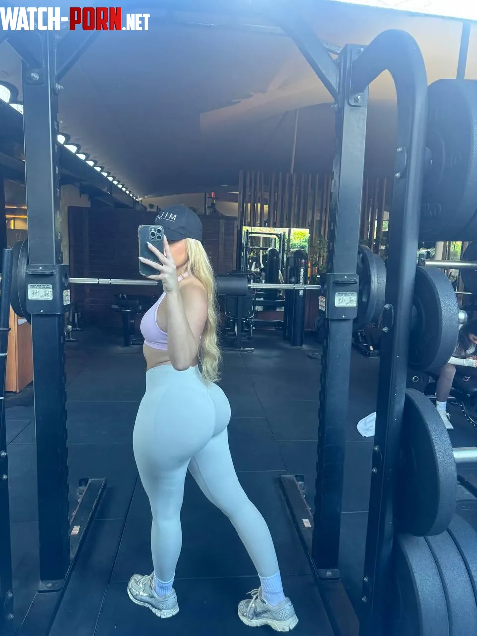 leg dayy by FoxyCherryblosom