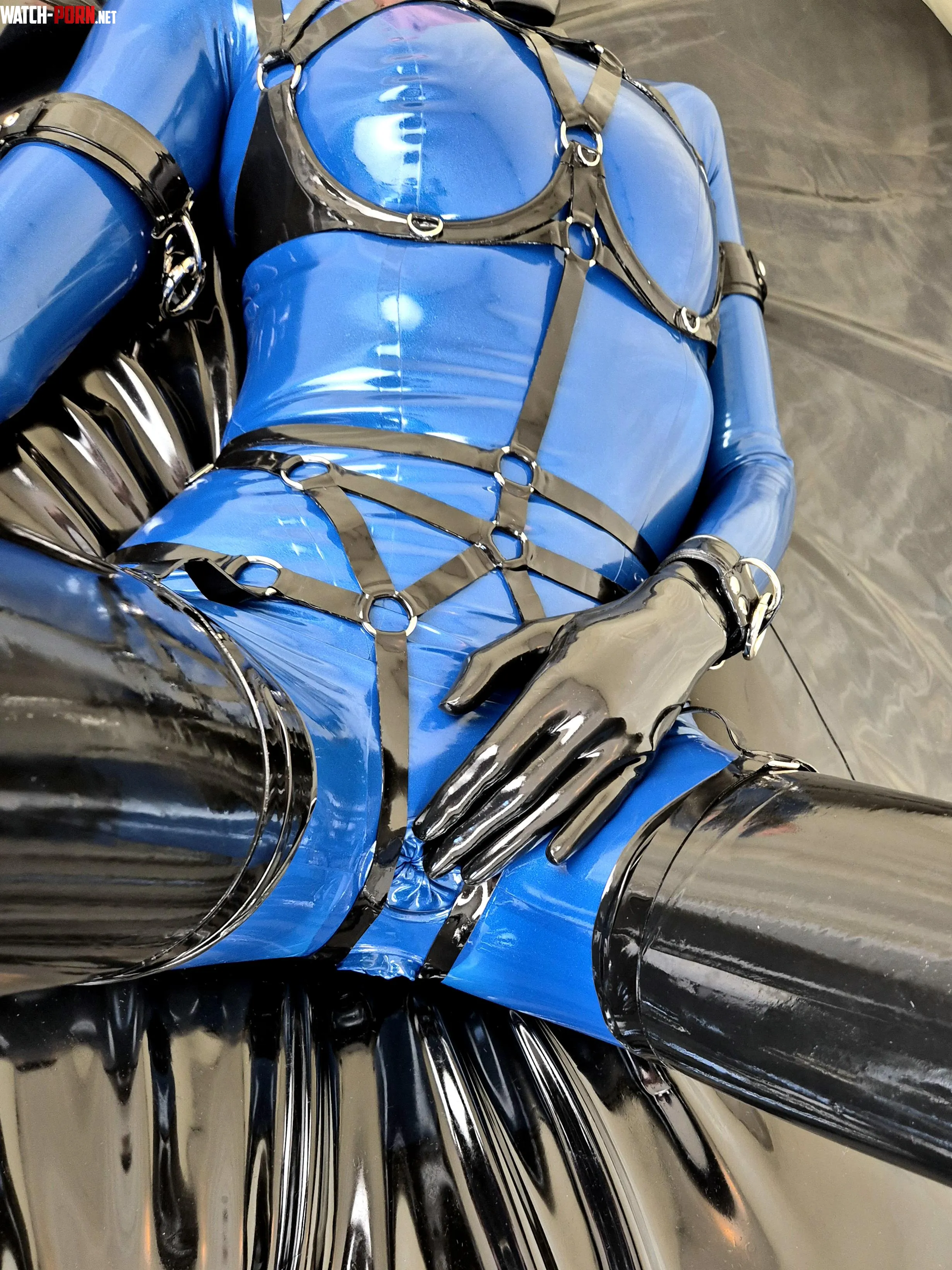 Extreme latex fetish with integrated condoms by LatexLovingLady