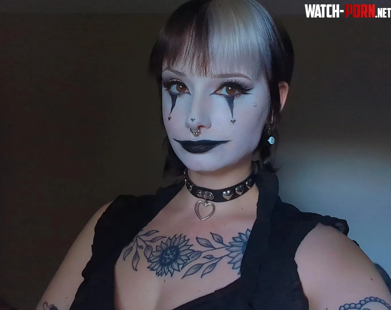 collared clown girl by tinkerhell97