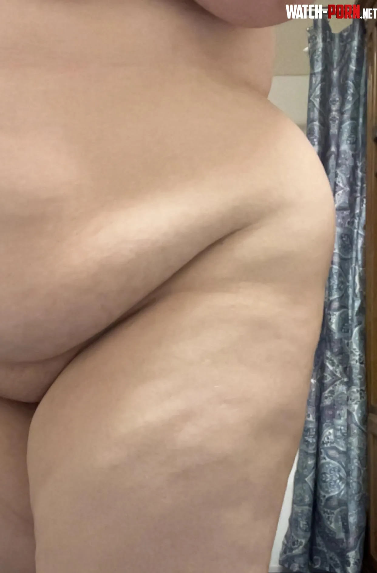 nice big hips 😉 by slut-me-out-bish