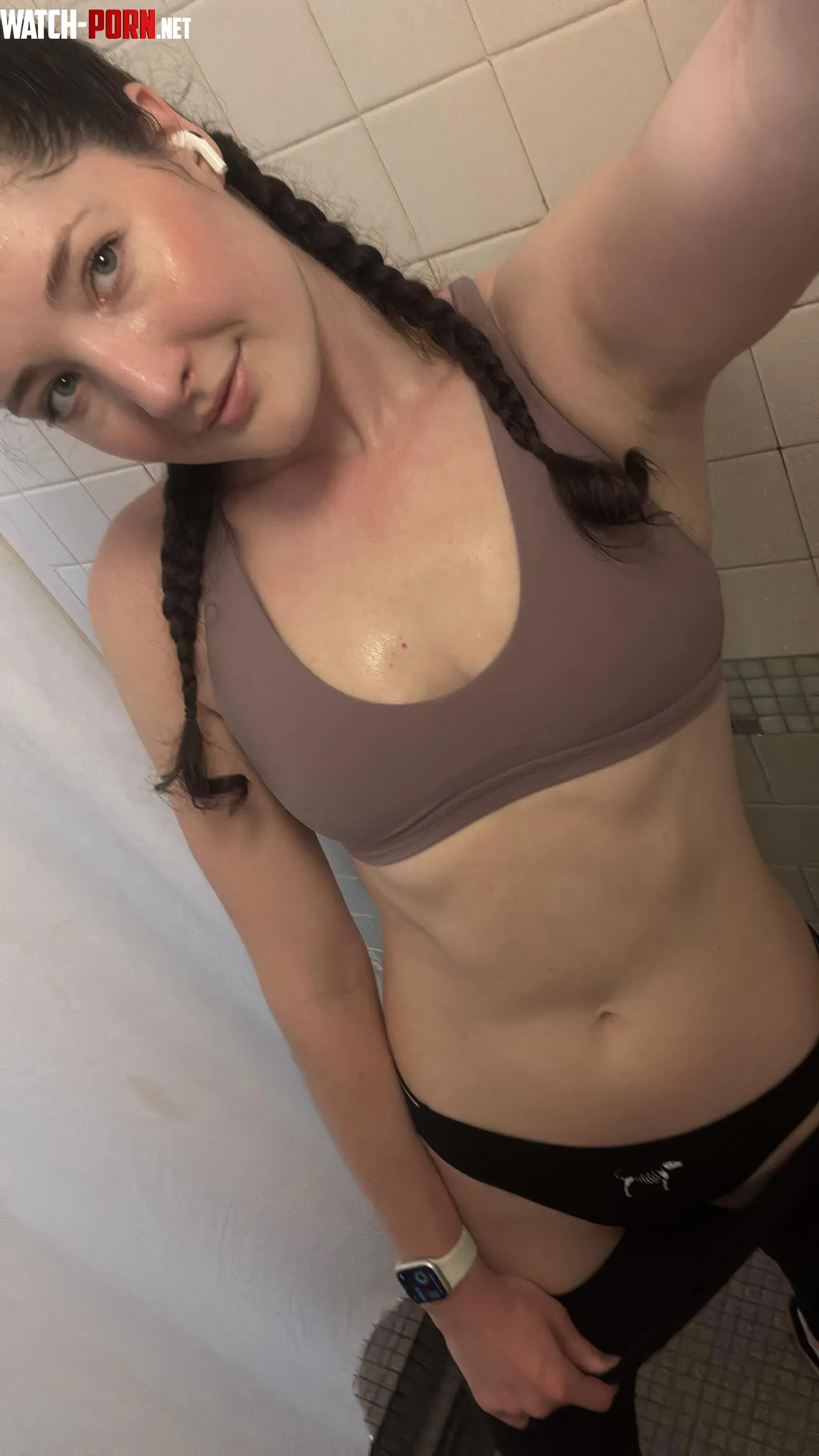 Gym flow, sweat glow by TinyPaleMarshmallow