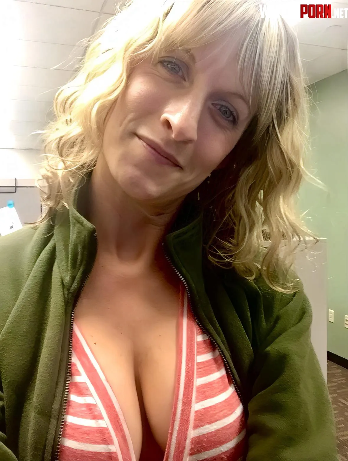 Deep V Downblouse at my Workplace by Sierragirly_